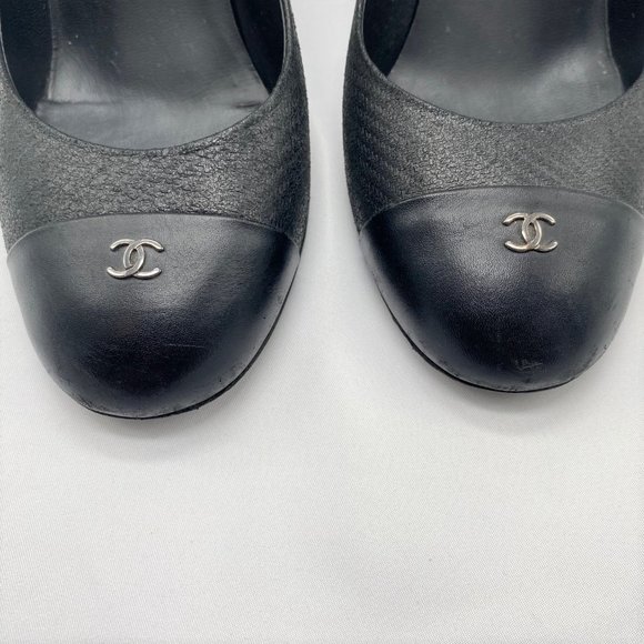 Chanel Black Lambskin Pumps with Silver CC on Toe - Picture 3 of 10